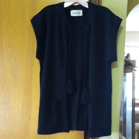 Classic Lady Large Black Sleeveless Sweater, Tassel, Pockets - Picture 1 of 7